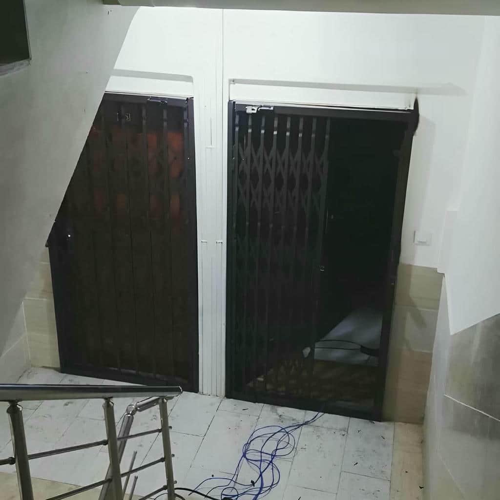 درب آکاردئونی در اصفهان