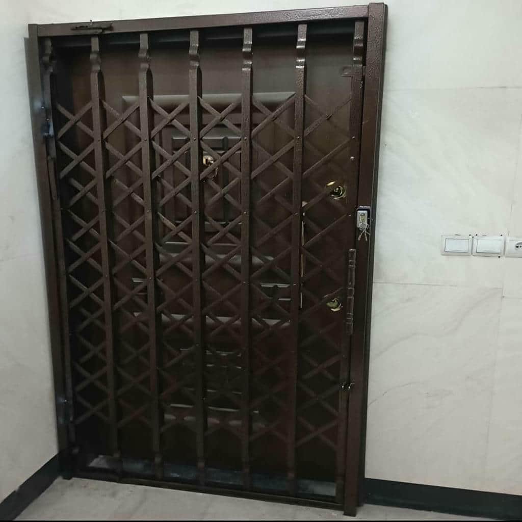 درب آکاردئونی در ایلام