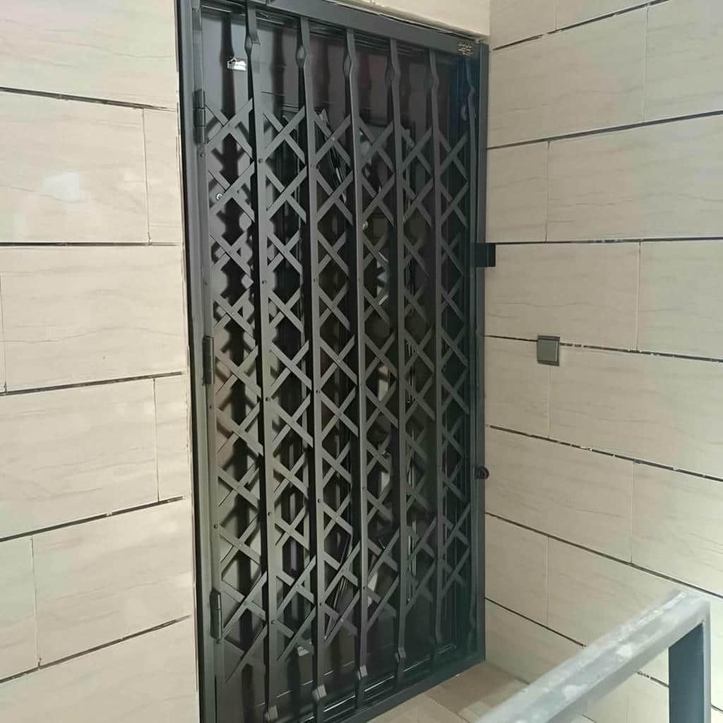 درب آکاردئونی در پردیس - تصویر 4