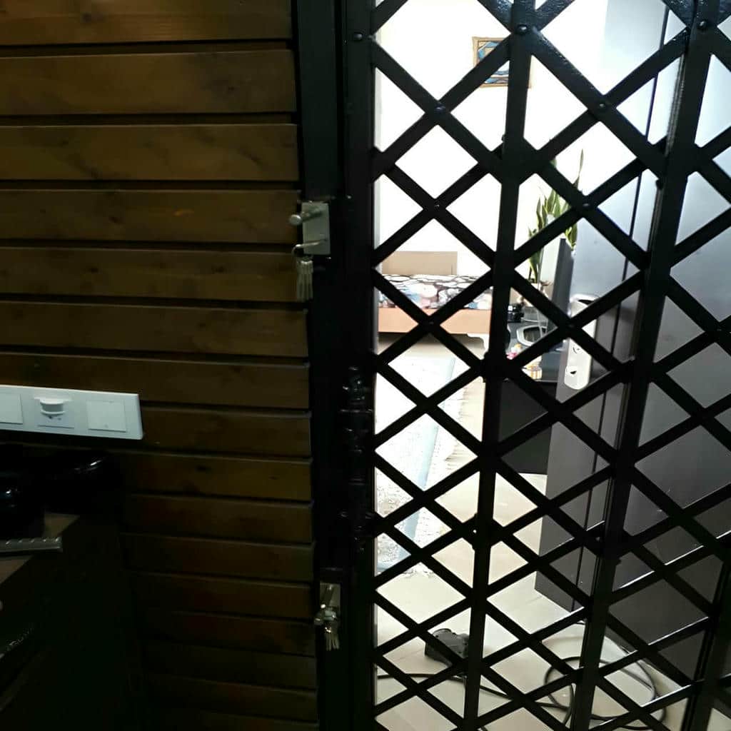 درب آکاردئونی در سمنان - تصویر 3