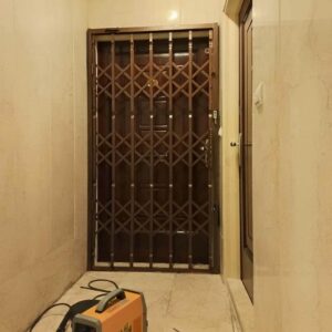 درب آکاردئونی در بیرجند