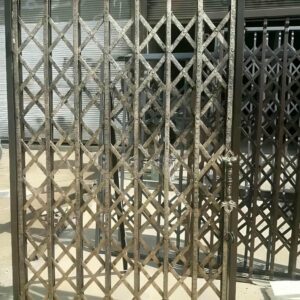 درب آکاردئونی در سنندج