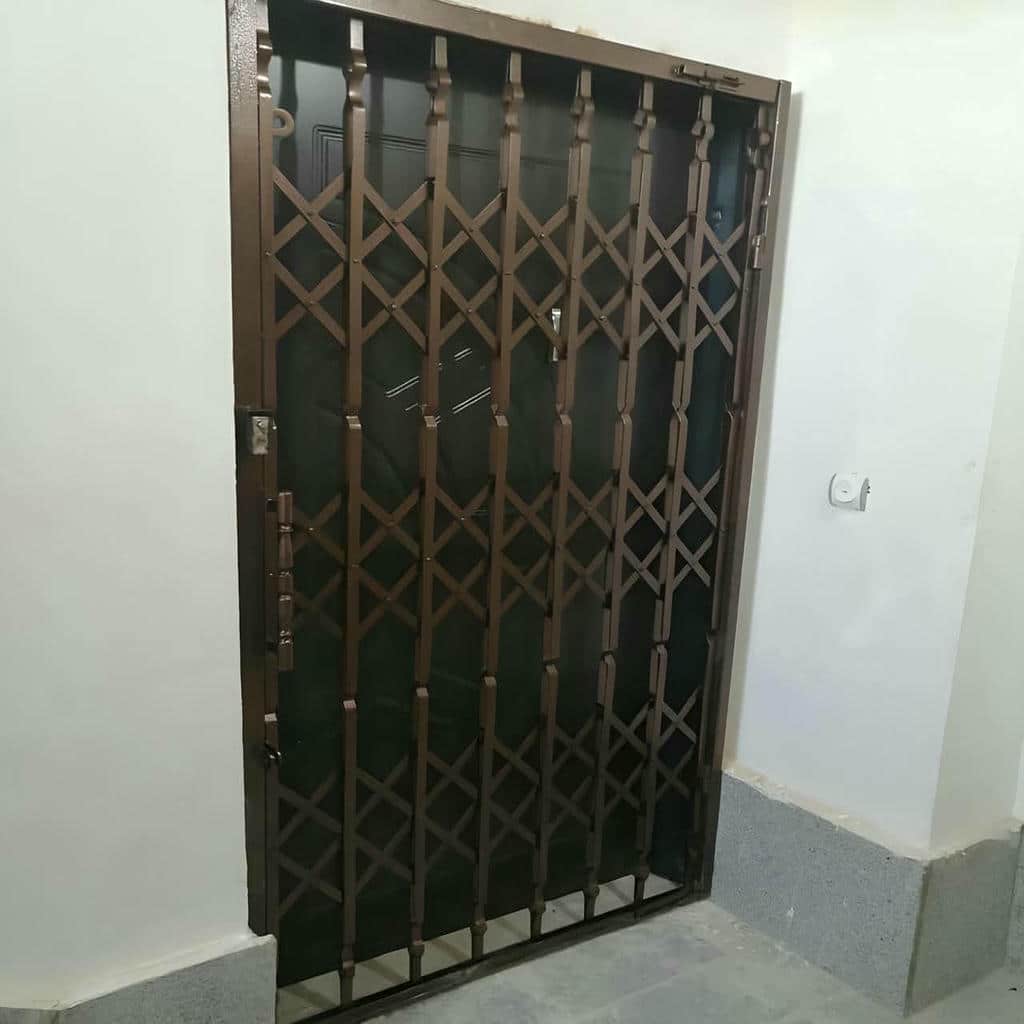 درب آکاردئونی در چابهار