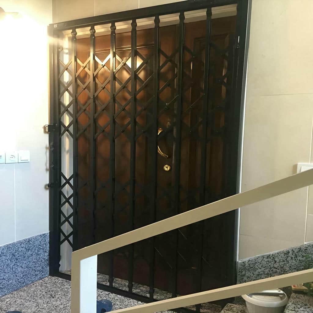 درب آکاردئونی در اهواز