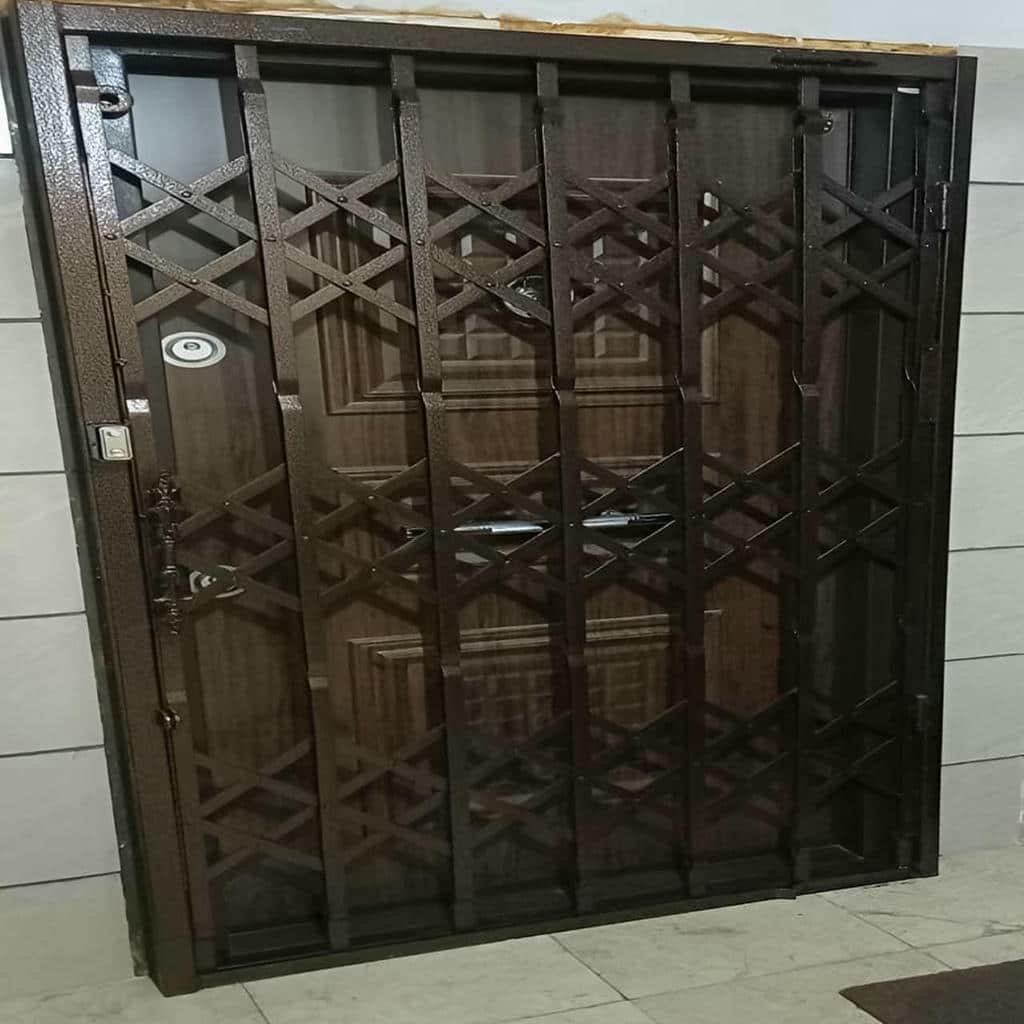 درب آکاردئونی در کردان - تصویر 3