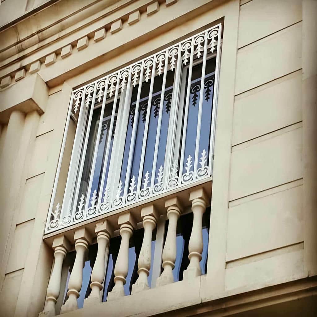 حفاظ پنجره در عظیمیه کرج