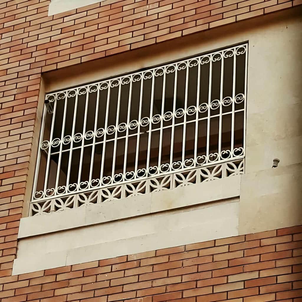 حفاظ پنجره در تبریز
