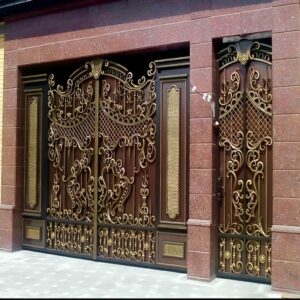درب حیاط در گنبدکاووس