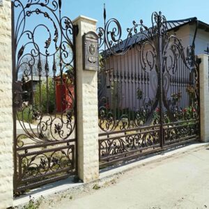 درب حیاط در سنندج