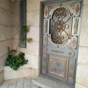 درب حیاط در نیشابور