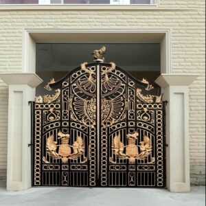 درب حیاط در یزد