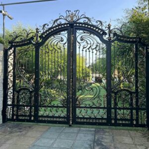 درب حیاط در آبادان