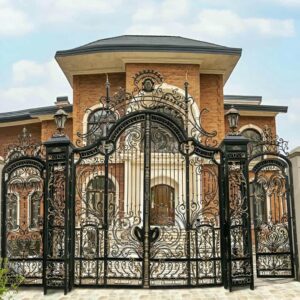 درب حیاط در رامسر