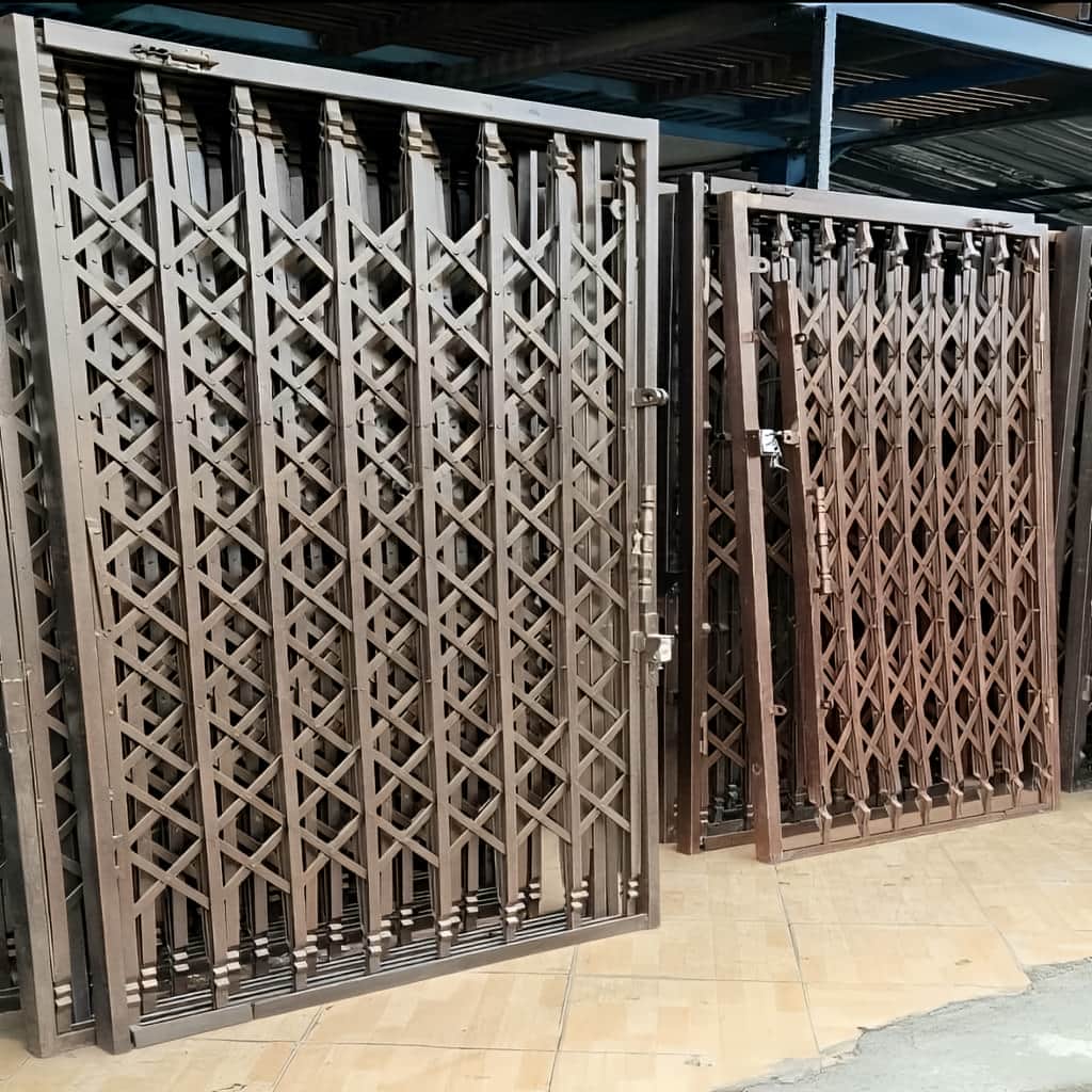 خرید درب آکاردئونی ضد سرقت با طرح لوزی