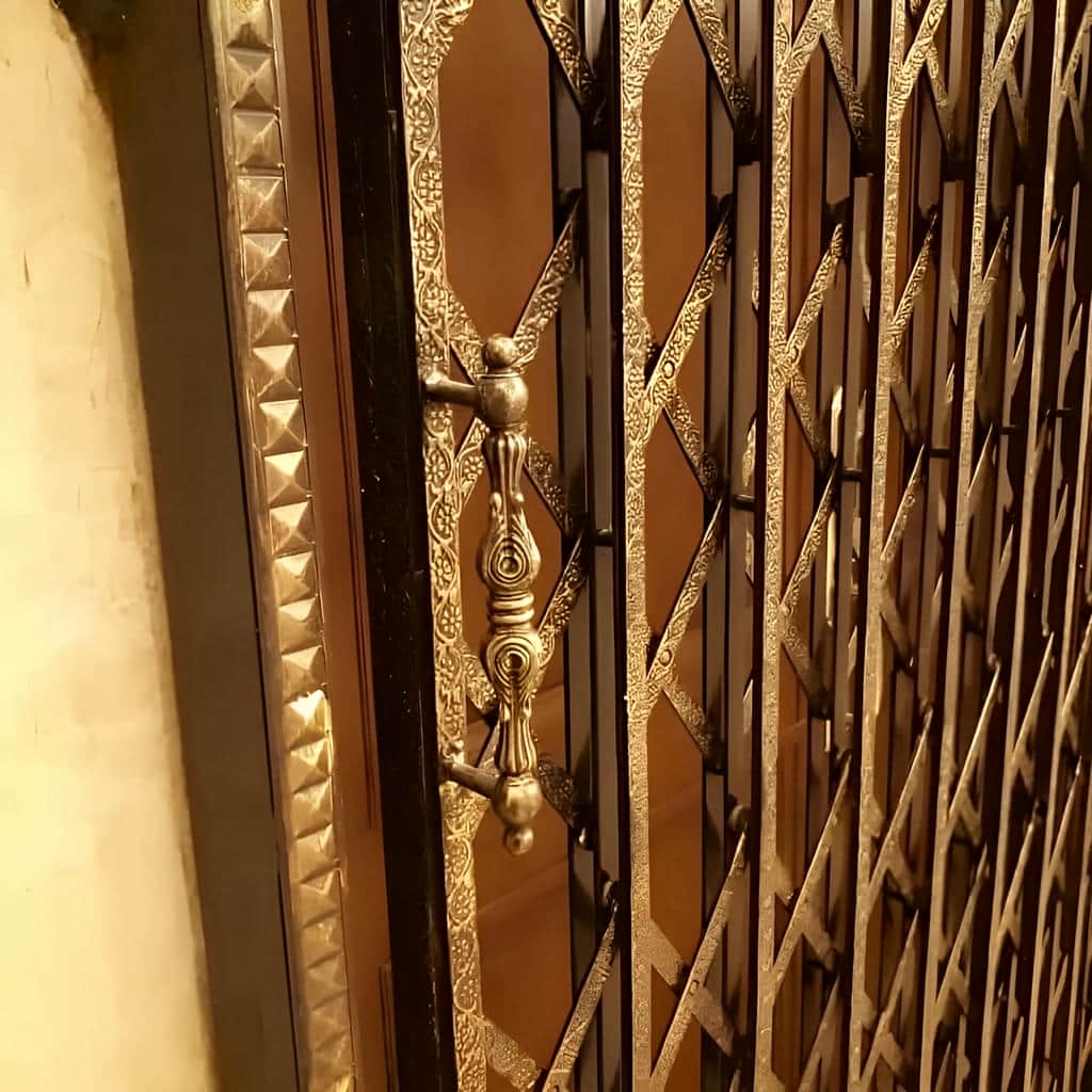 درب آکاردئونی با ریل روان و محکم