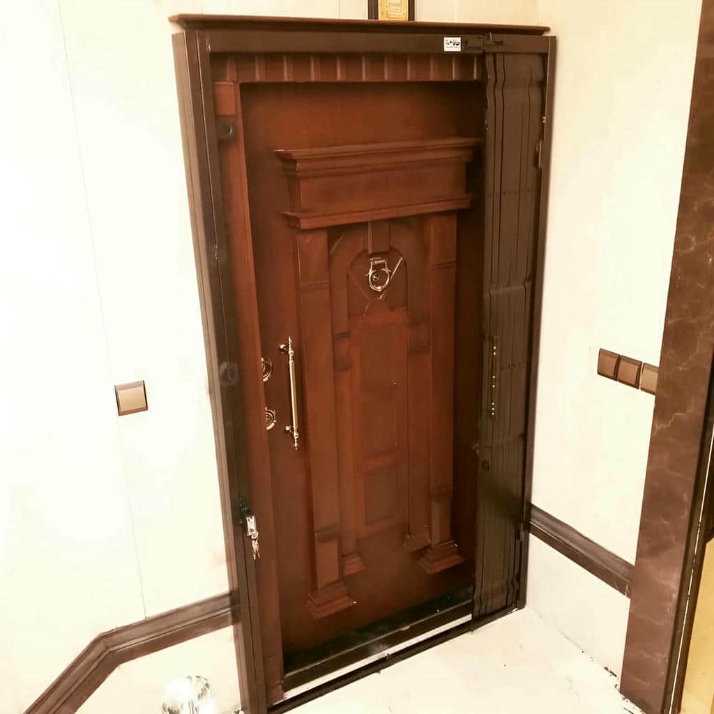 سفارش درب آکاردئونی سه گل برای ورودی آپارتمان