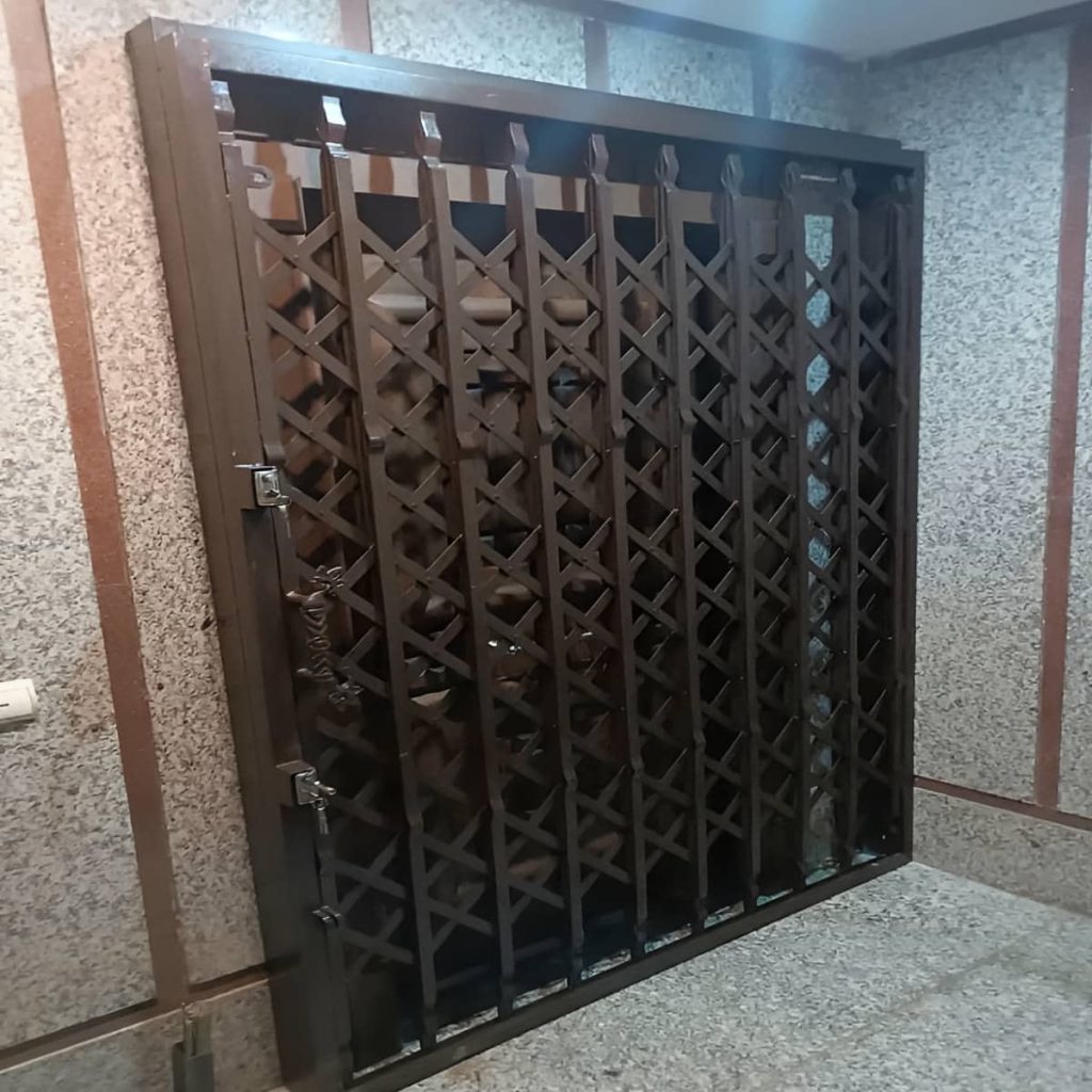 درب آکاردئونی استاندارد با جوشکاری اصولی فریم