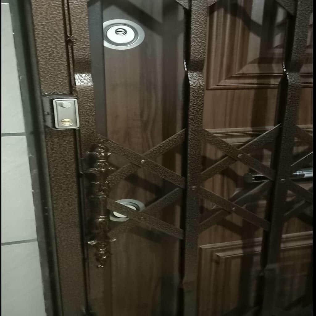 حفاظ مناسب ایام سفر با قفل ایمن ورودی