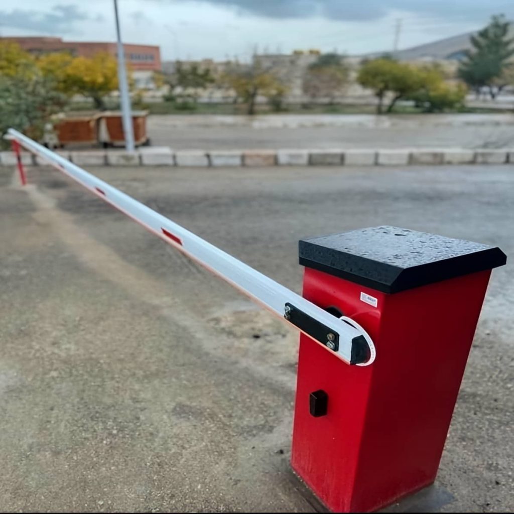 فتوسل راهبند با عدسی شفاف برای تشخیص مانع