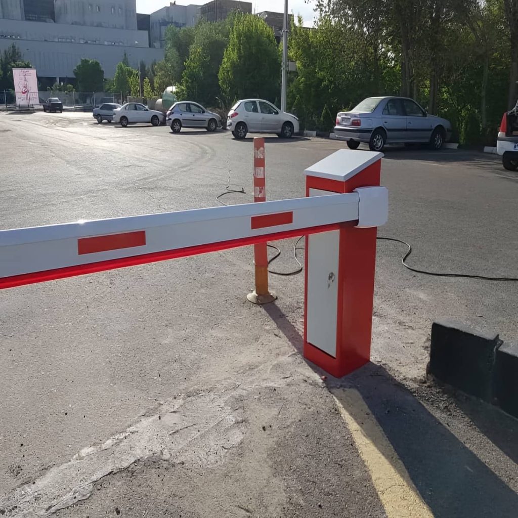 راهبند نگهبانی با بوم سبک و مقاوم در ورودی