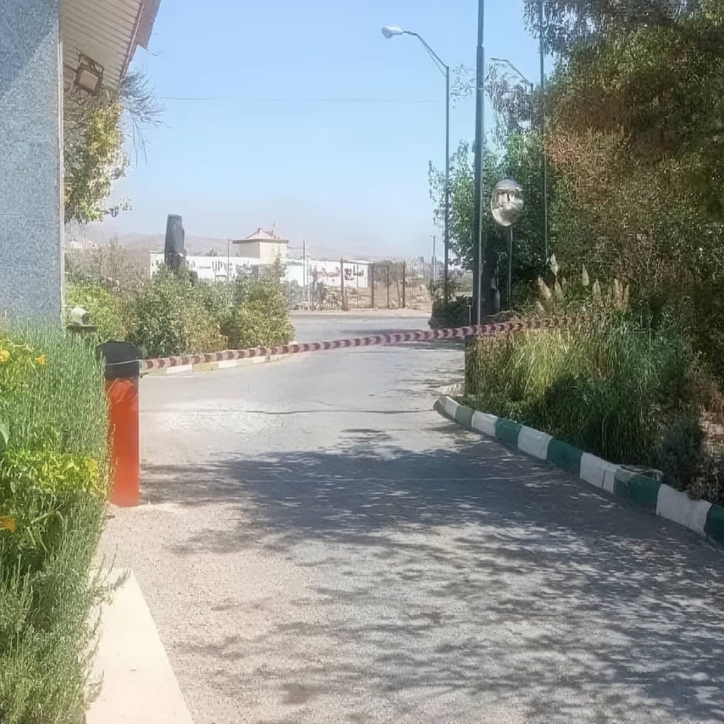 راهبند زنجیری با اتصال به سیستم کنترل تردد