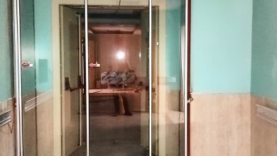 درب اتوماتیک شیشه ای دو لنگه با فریم آلومینیومی ظریف