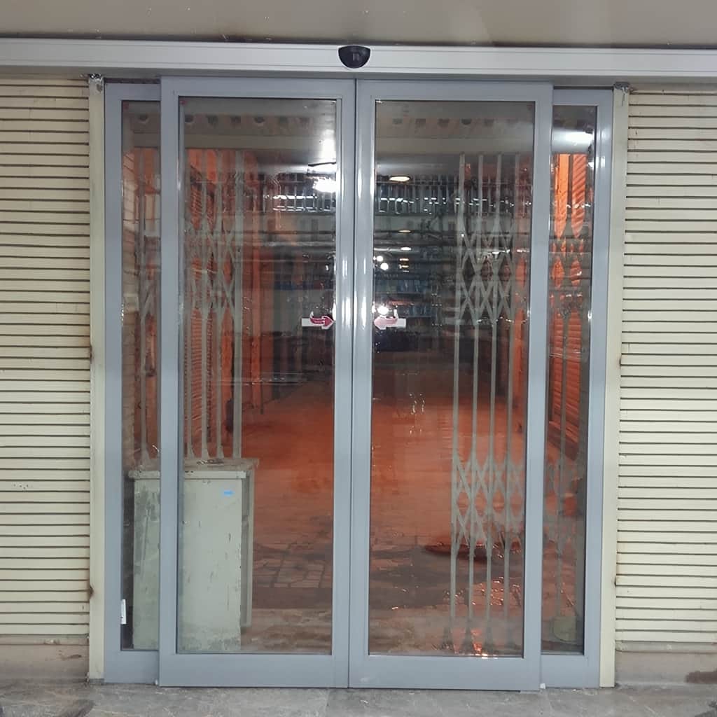 قیمت درب شیشهای اتوماتیک برای ورودی پرتردد