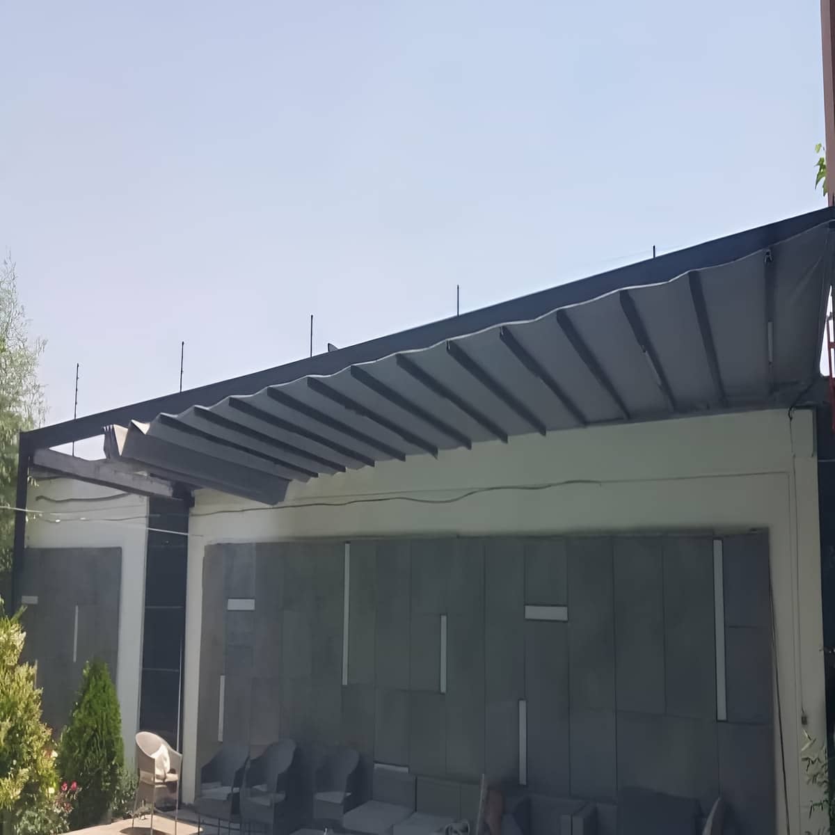 سقف برقی تراس با ریل حرکت روان