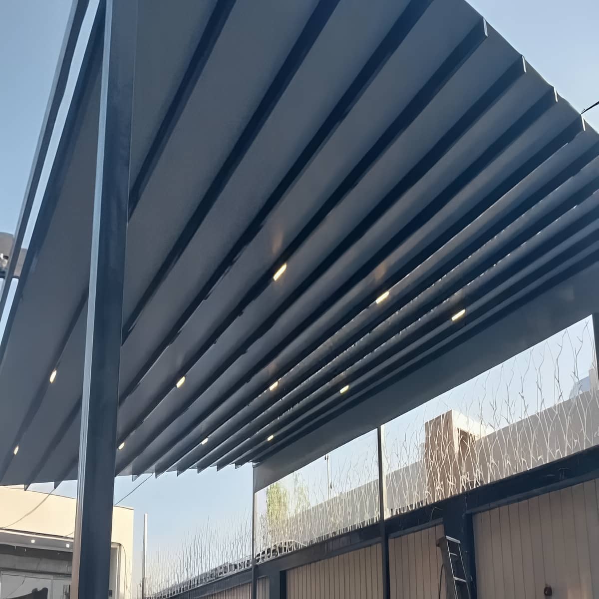 سقف برقی متحرک لوکس فضای باز