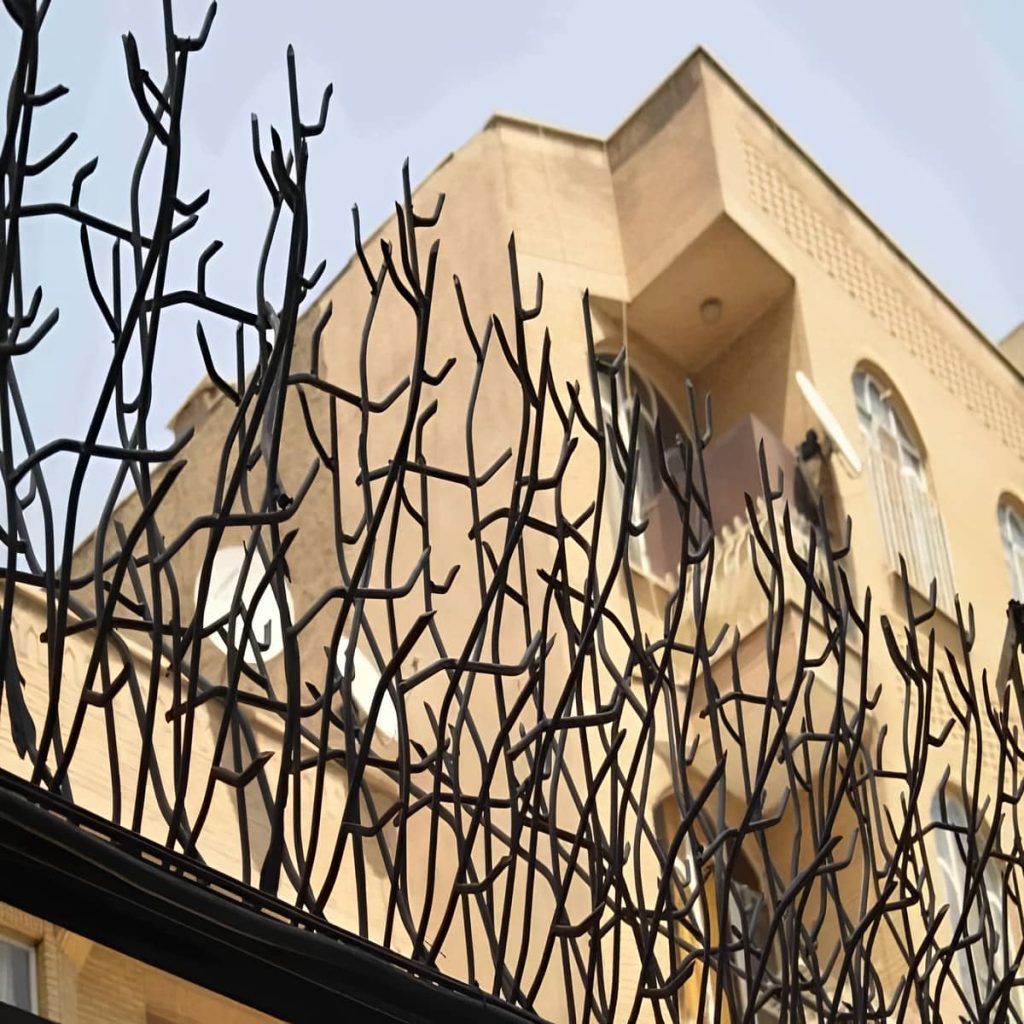 حفاظ شاخ گوزنی خاردار با برش تیز نوک ها