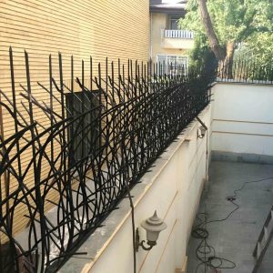 حفاظ دیوار سیم خاردار با اجرای ایمن
