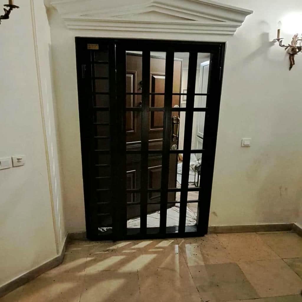 درب آکاردئونی ضد سرقت با فریم فلزی مقاوم