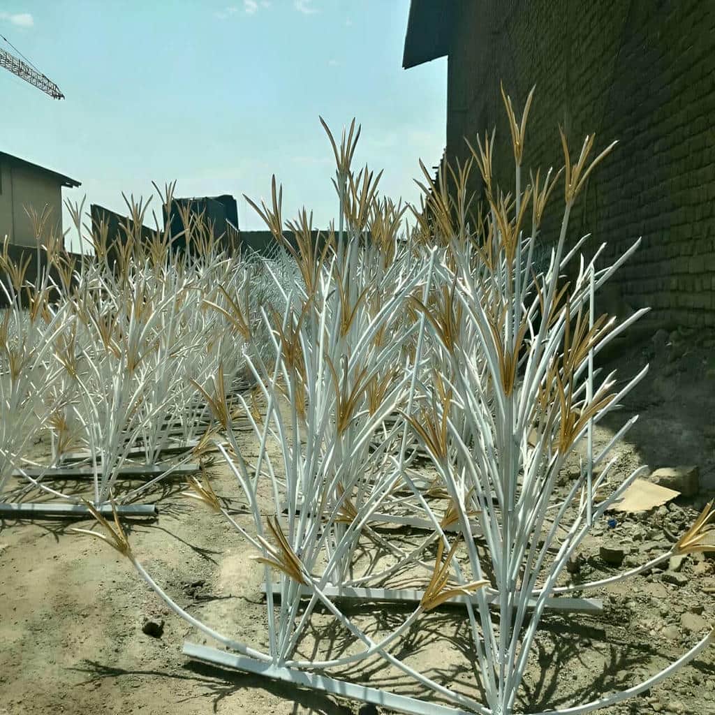 نصب نرده حفاظ دیوار روی دیوار ساختمان