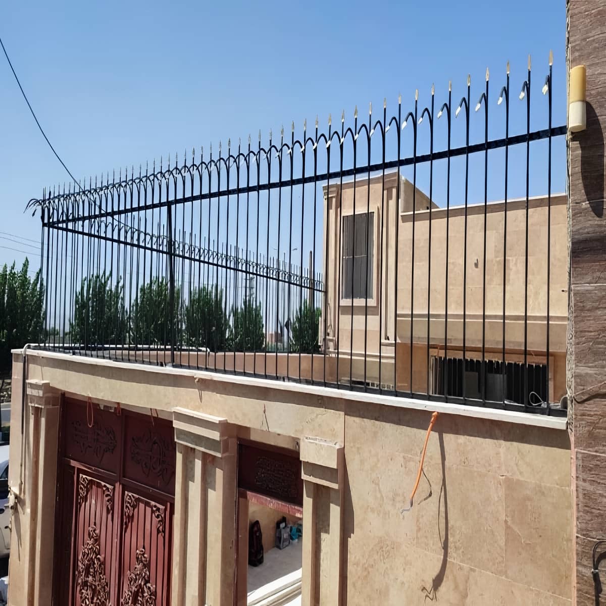 حفاظ سرنیزه ای برای دیوار امن