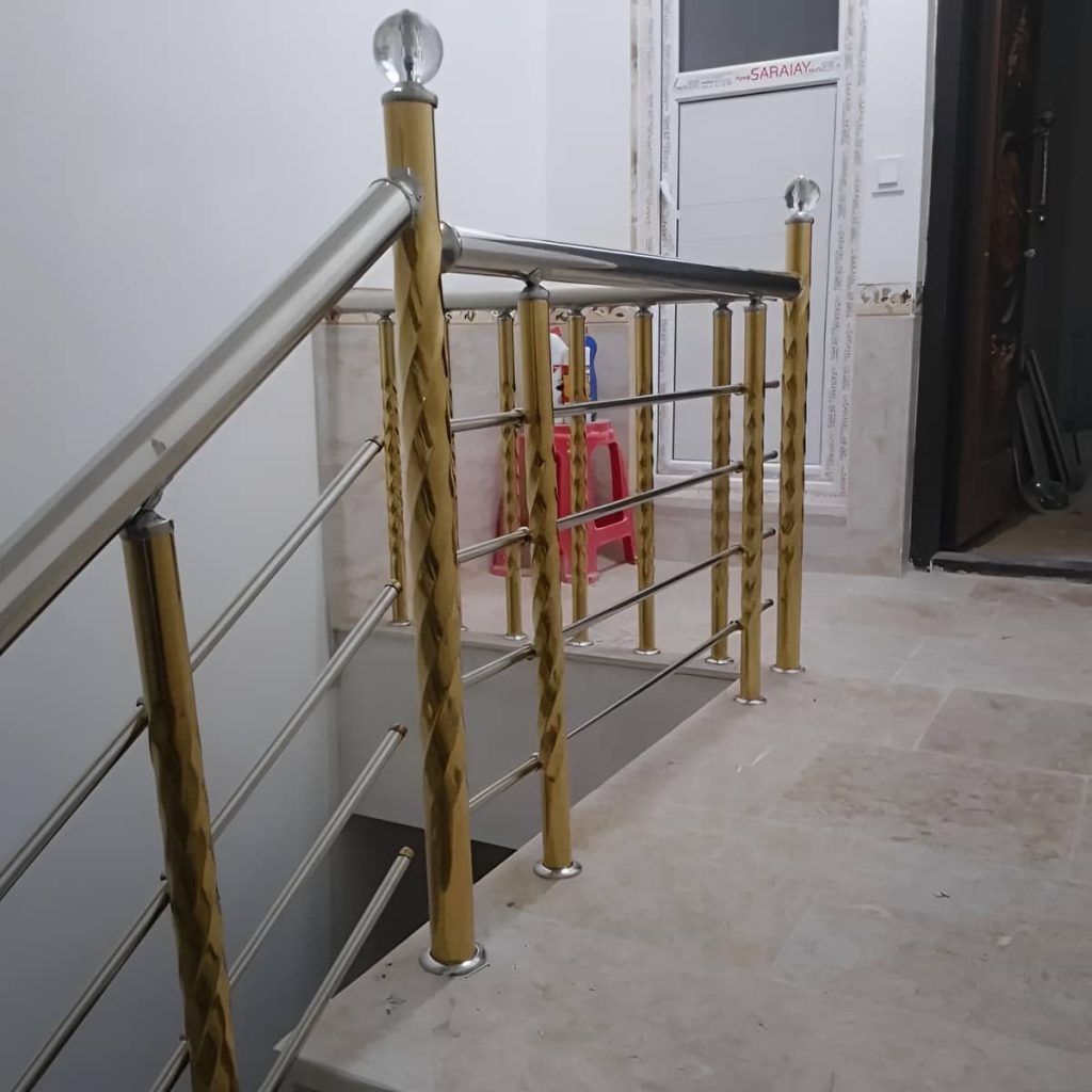 سفارش نرده استیل دکوراتیو برای ورودی ساختمان