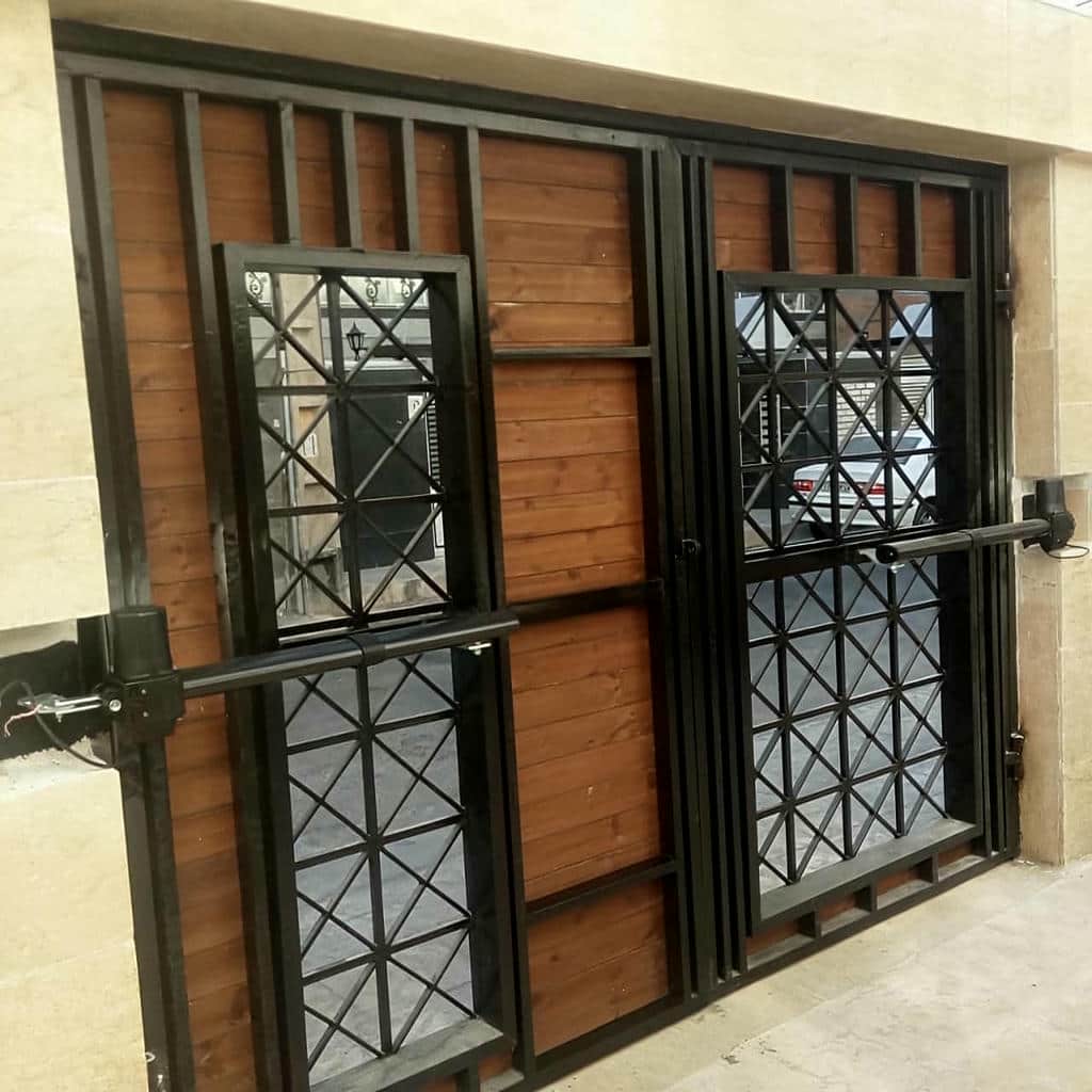 موتور جک هیدرولیک درب پارکینگ کنار لنگه ورودی