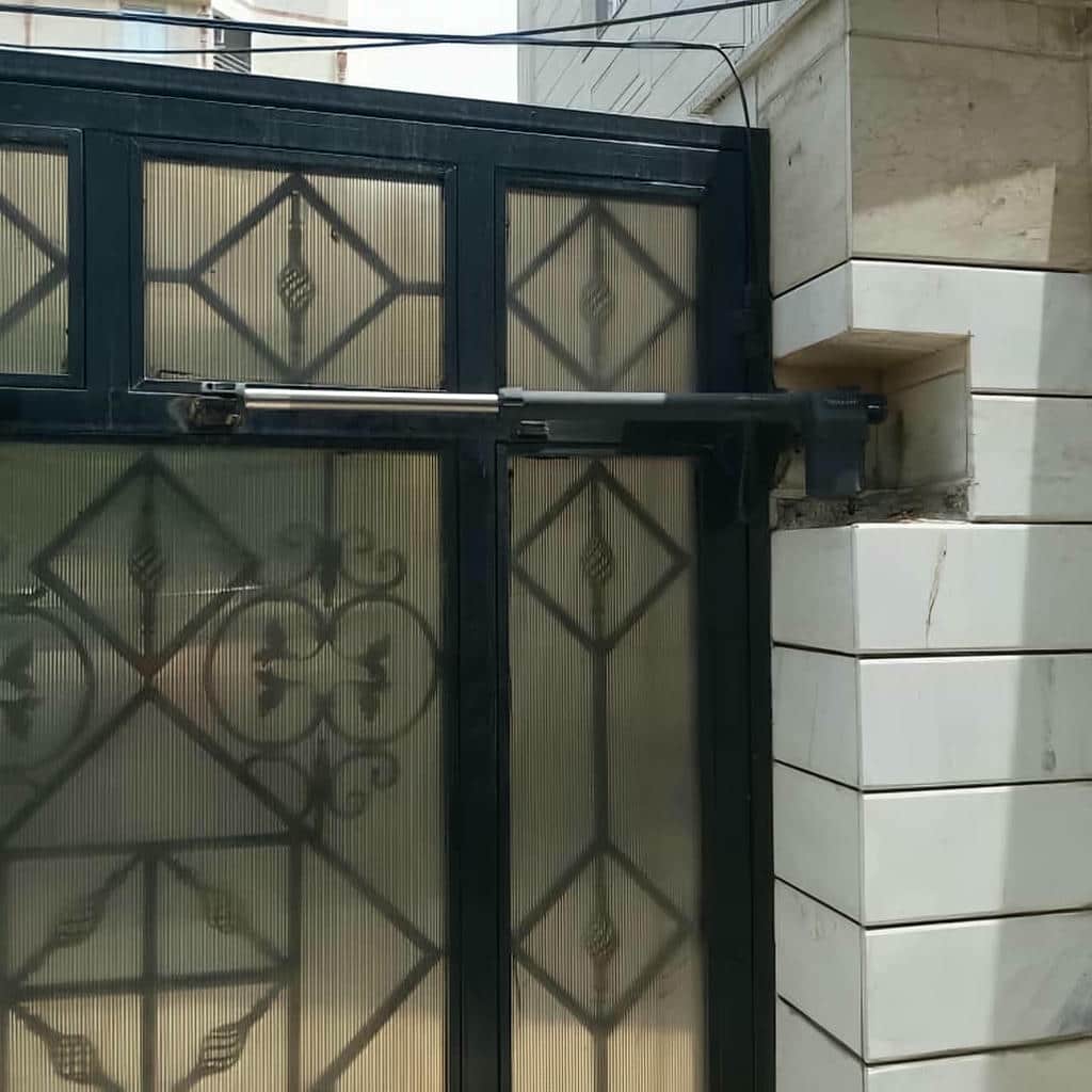 فتوسل جک هیدرولیک درب پارکینگ کنار مسیر خودرو