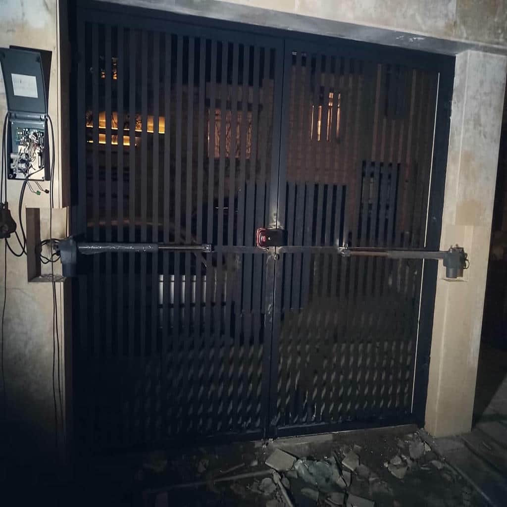 لنز فتوسل ایمنی جک پارکینگ با پوشش شفاف