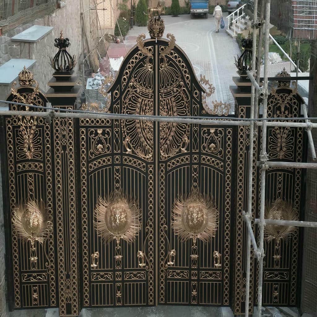 درب پارکینگ عریض با پوشش رنگ کوره ای مات