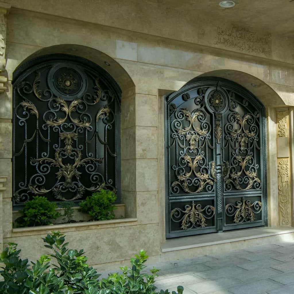 درب حیاط CNC با ورق فلزی و لبه صاف