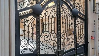 درب پارکینگ دو لنگه با فریم تقویت شده و رنگ مقاوم