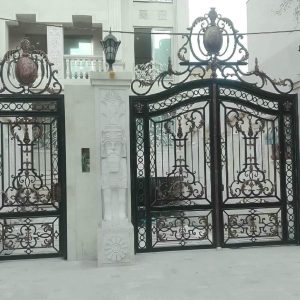 درب حیاط شاسی سنگین با فریم محکم و رنگ مات
