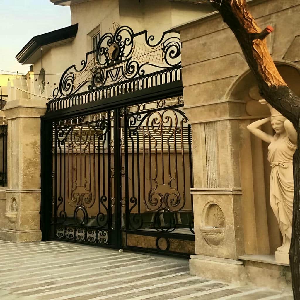درب ویلایی ساده و شیک فلزی با قاب مینیمال نما