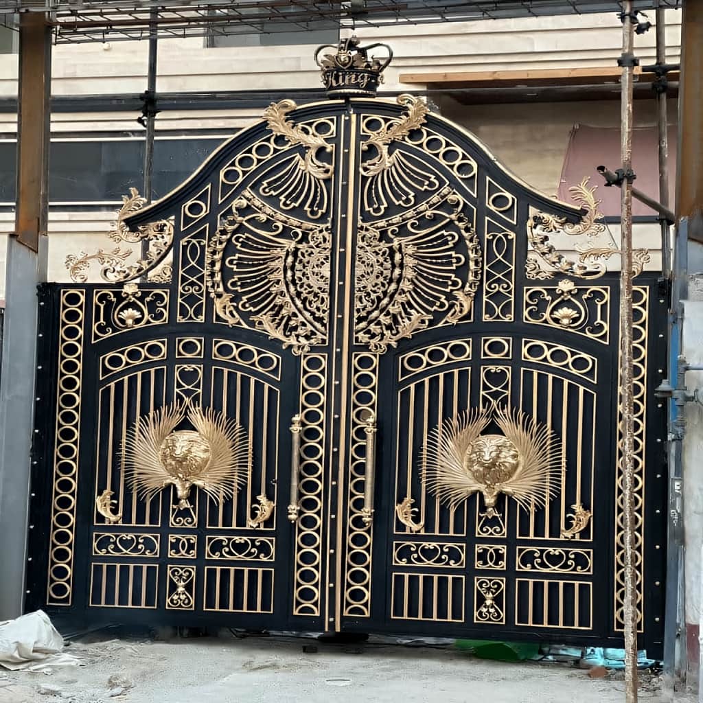 درب ویلایی ساده فلزی با پروفیل ضخیم برای دهانه بزرگ