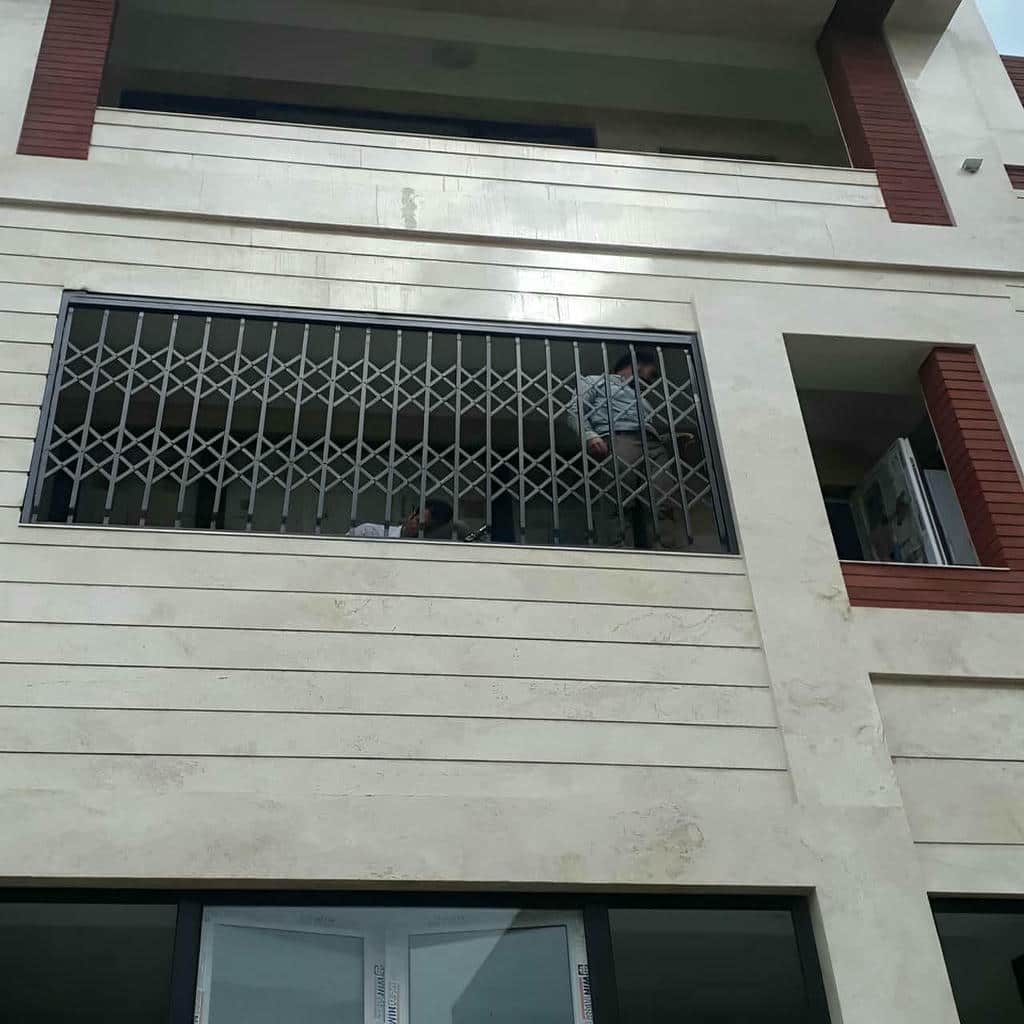 درب آکاردئونی حفاظ پنجره و حفاظ دیوار با جوشکاری دقیق