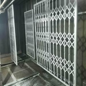 انتخاب قفل ایمن برای درب آکاردئونی و افزایش امنیت ورودی