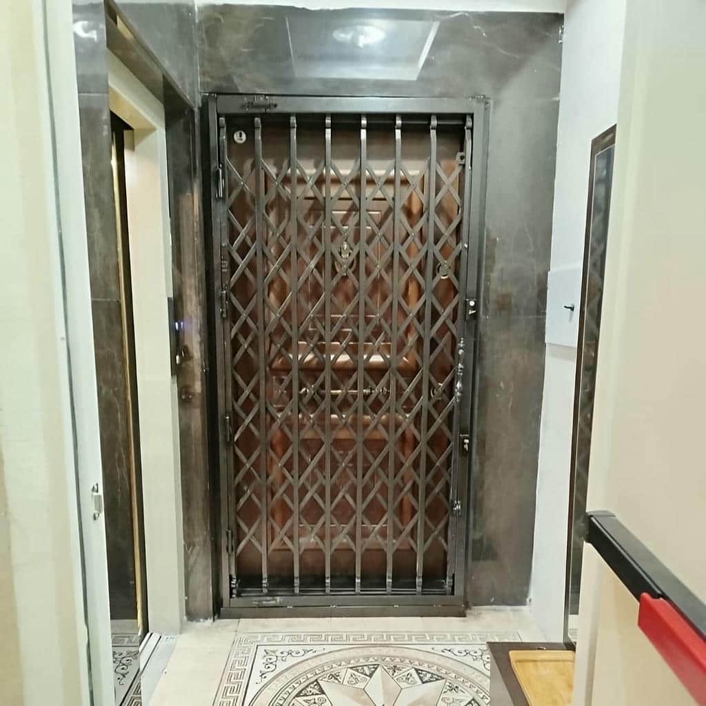 حفاظ آکاردئونی در نمونه کار نصب شده حفاظ آکاردئونی در نمونه کار نصب شده