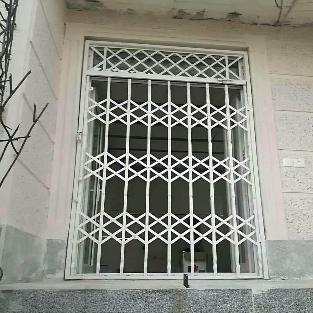 درب آکاردئونی آپارتمان با حفاظ جمع شونده