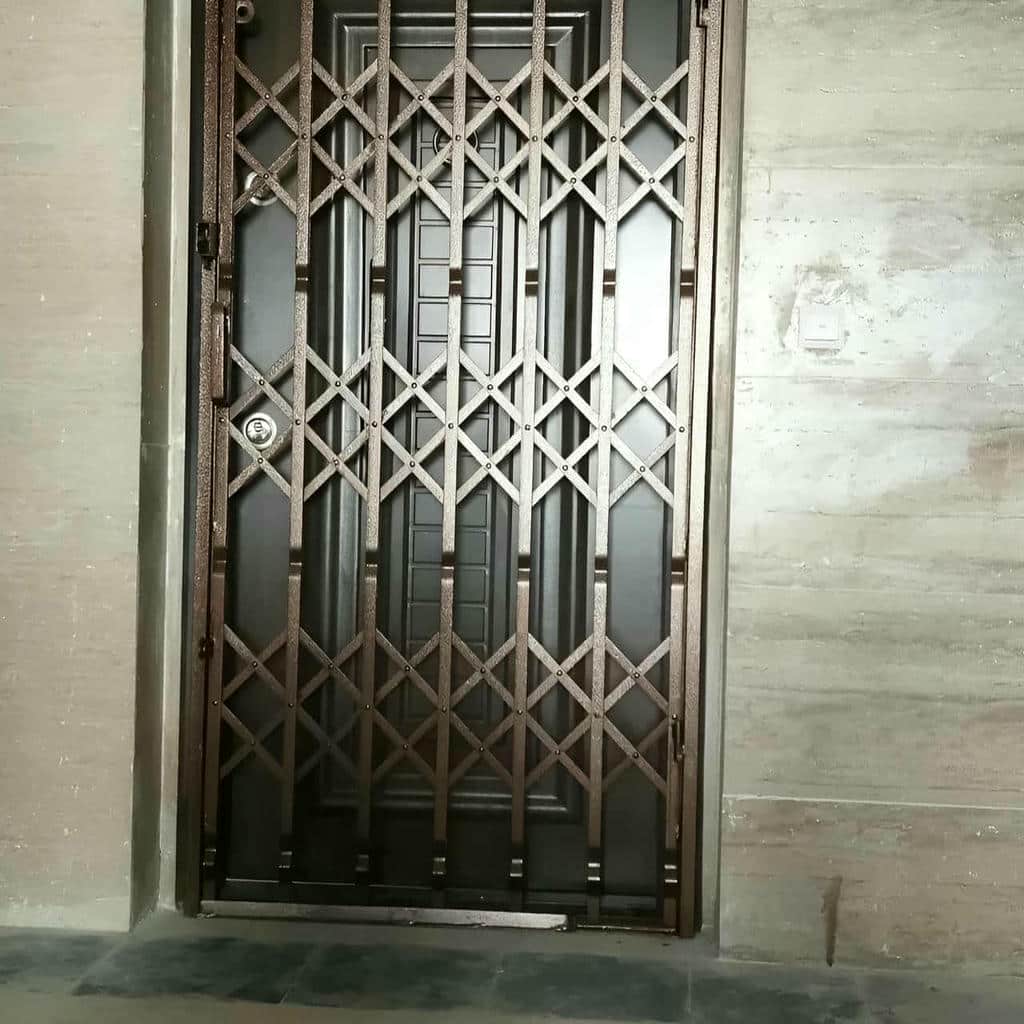 درب آکاردئونی آپارتمان با چارچوب فلزی مقاوم