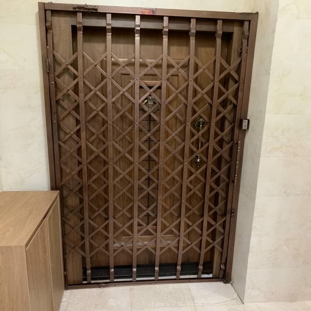 حفاظ کرکره ای در مرحله مشاوره رنگ نما